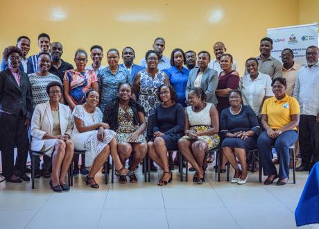 All attendees at Kore Sante's 2024 symposium in Jeremie pose for a group photo.